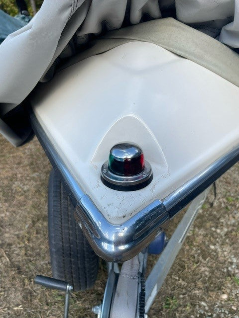 Replacing the Navigation Light on a Boat